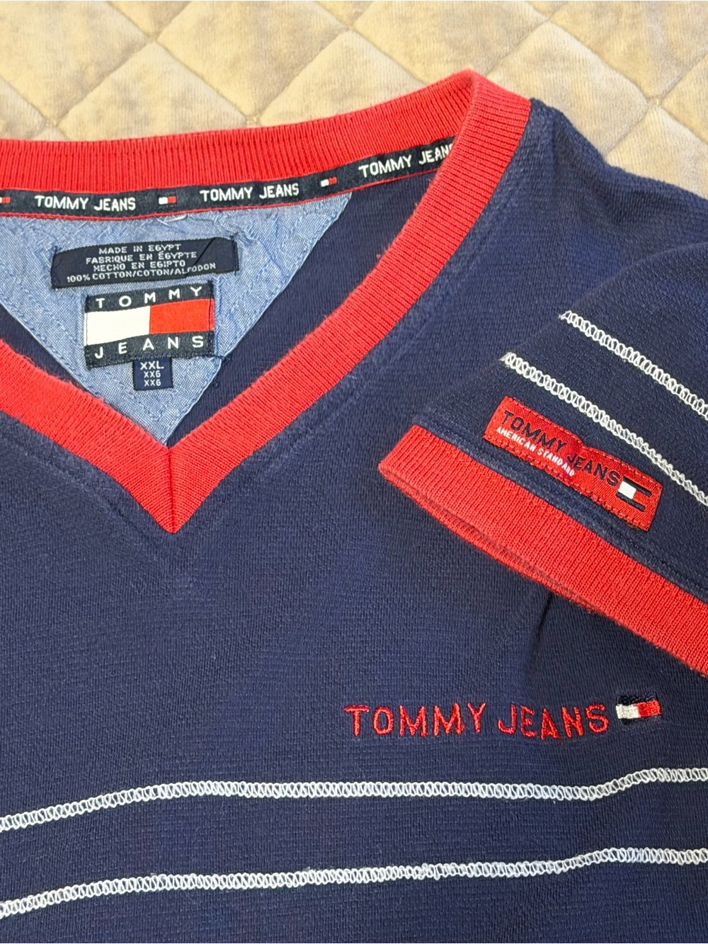 Vintage 90s Tommy Jeans short sleeve V-neck t-shirt